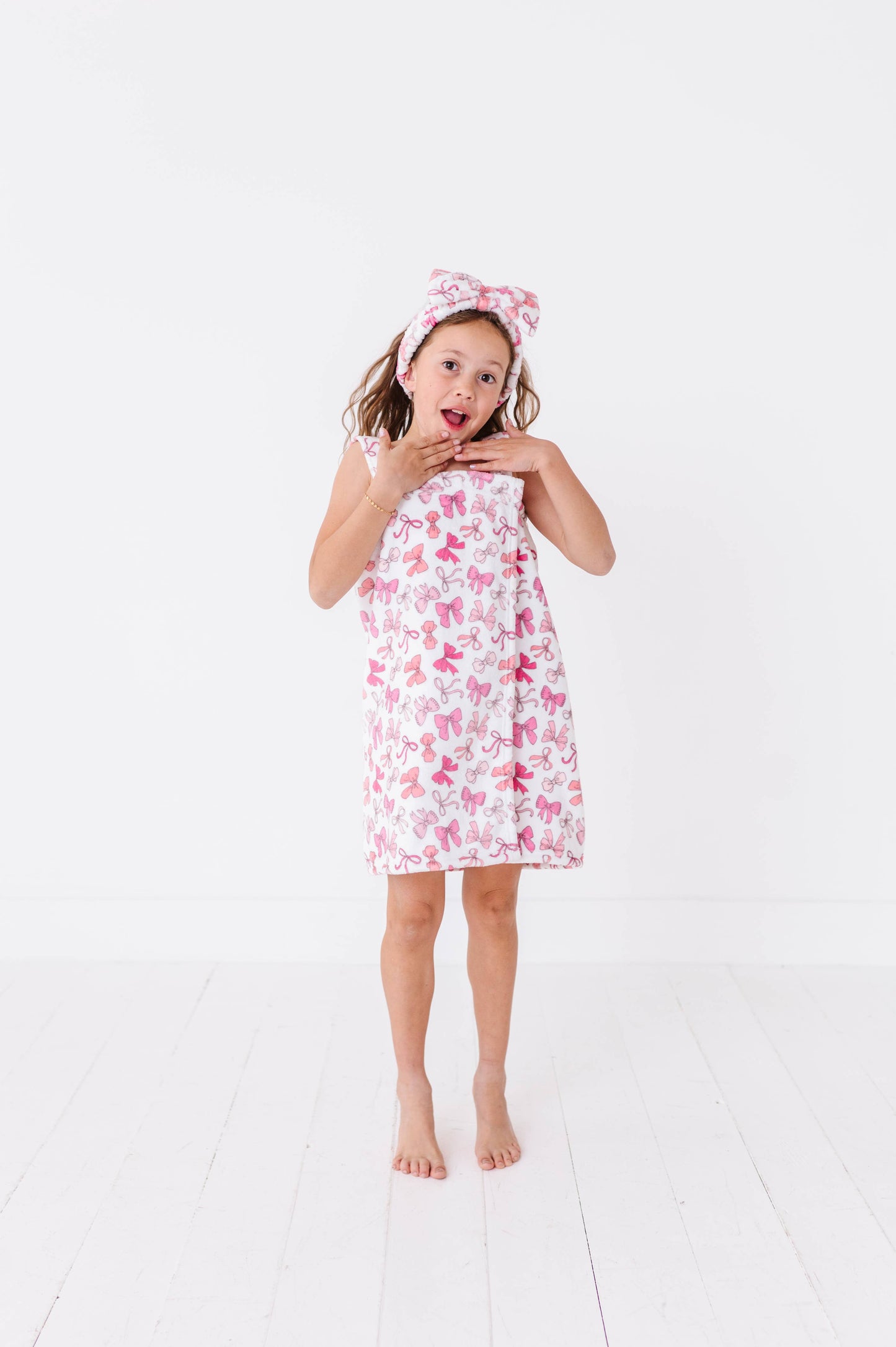 Plush Spa Wrap - Pink Bows: S/M(6-10)