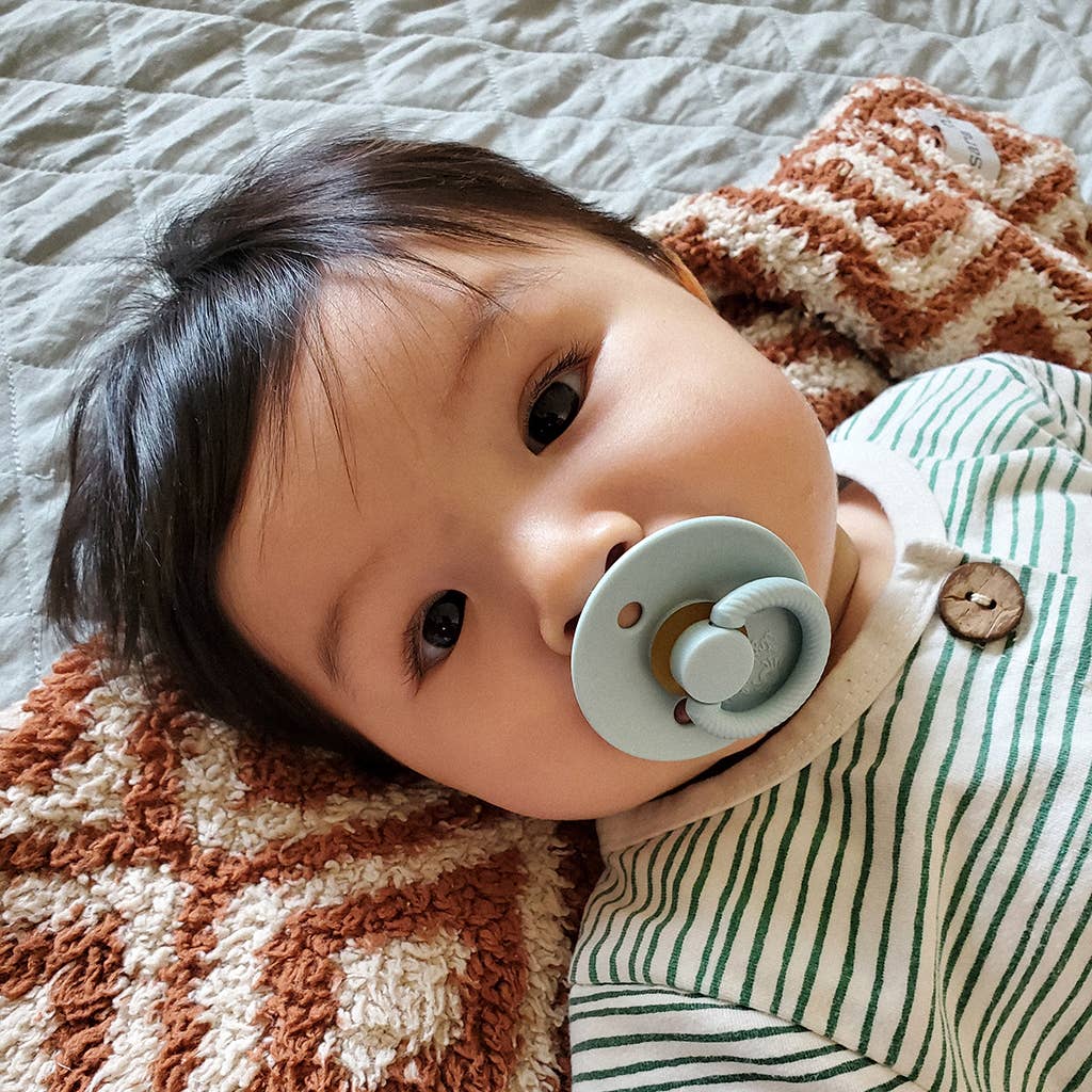 Itzy Soother™ Natural Rubber Paci Sets: Glow - Buttercream + Pistachio 6-18 M