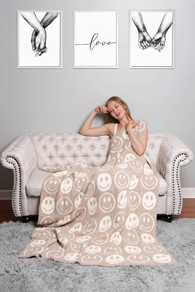 Luxury Soft Happy Face Throw Blanket: Pink