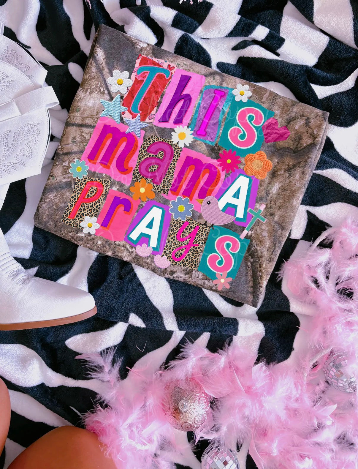 This Mama Prays Tee