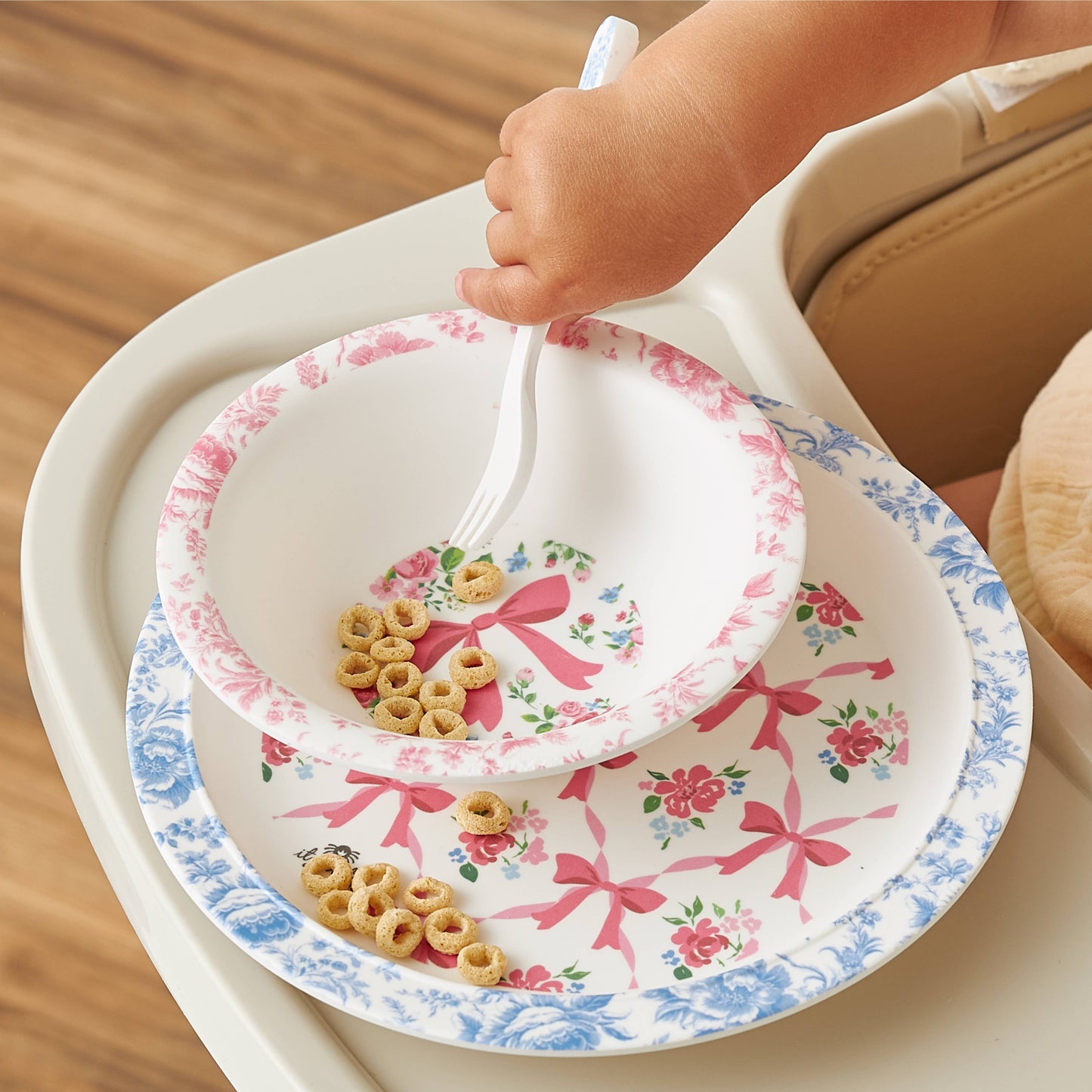 Itzy Bistro™ - 4 piece dining set: Ribbons & Roses