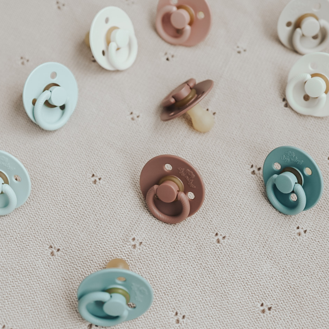Itzy Soother™ Natural Rubber Paci Sets: Glow - Buttercream + Pistachio 6-18 M