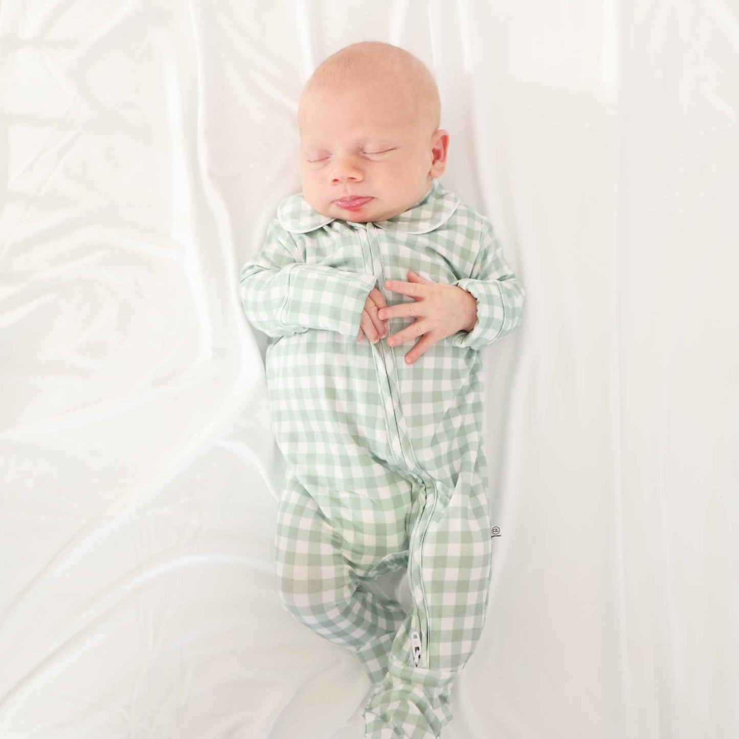 Peter Pan Collar Zipper Footie | Moss Gingham